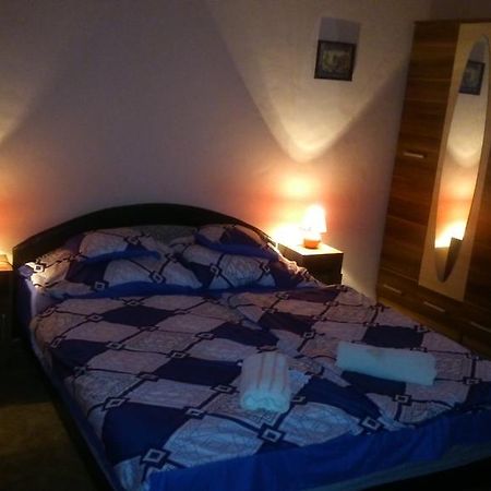 Palm-Apartment Будапеща Екстериор снимка